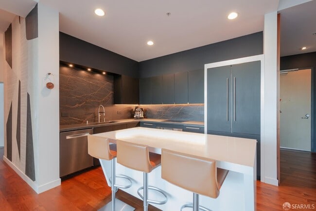 Building Photo - 1160 Mission St