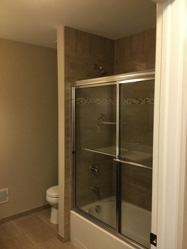 Piper Place Townhomes Apartments in Avenel, NJ