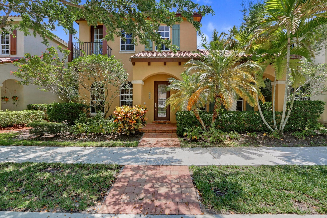 Primary Photo - 106 Santiago Dr