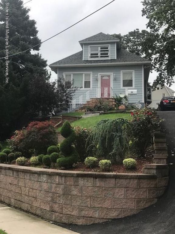 Primary Photo - 164 Castleton Ave