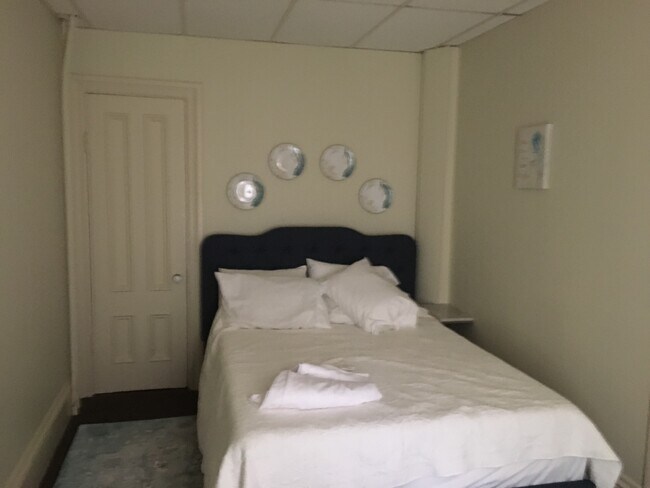 Dormitorio - 118 Pleasant St