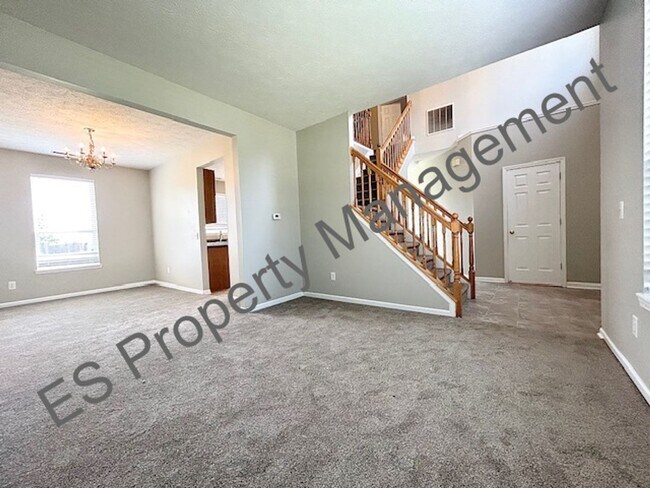 Building Photo - Great 4 Bedroom 2.5 Bathroom Two Story Home in Pike!