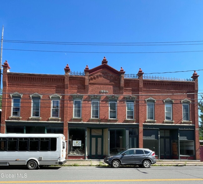 Building Photo - 152 Main St