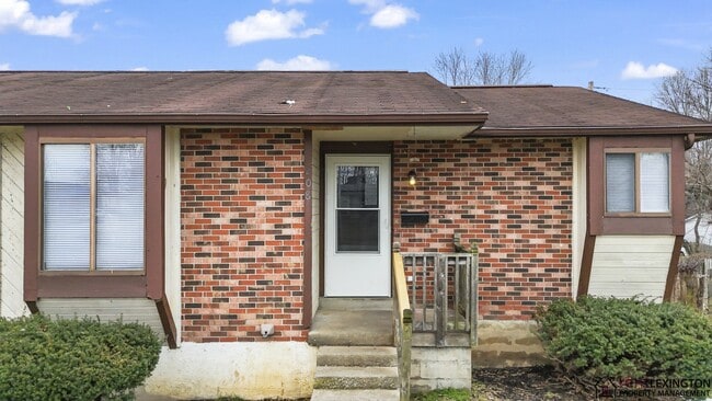 Building Photo - 208 Grayson Ct