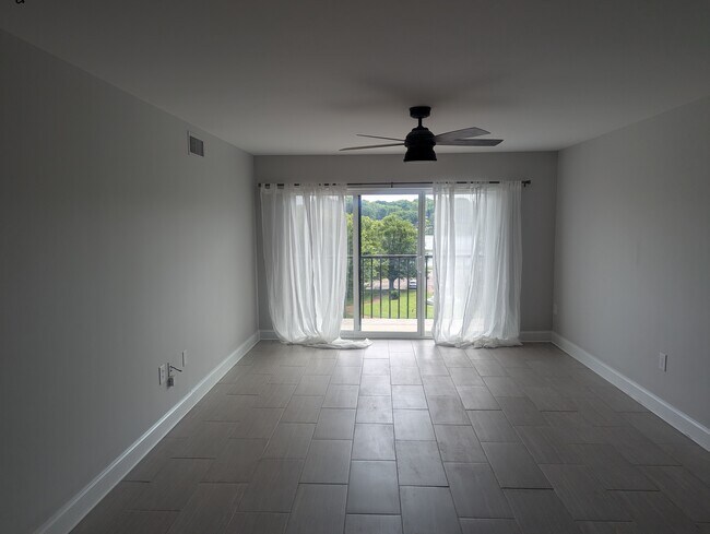 Foto del edificio - 200 Sanders Ferry Rd