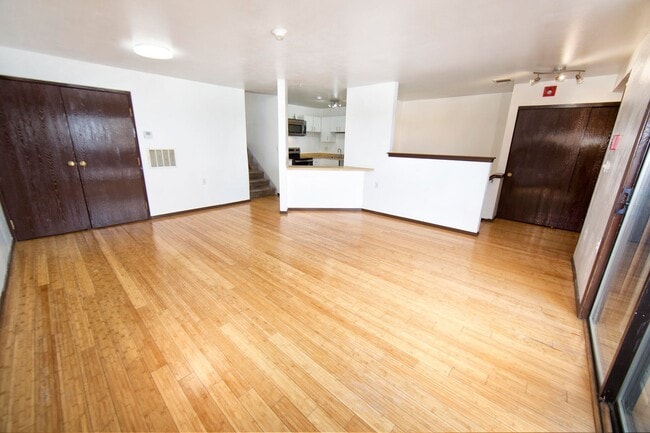 Building Photo - 9054 N Park Plaza Ct