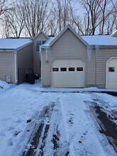 Building Photo - 8170 Honeysuckle Dr