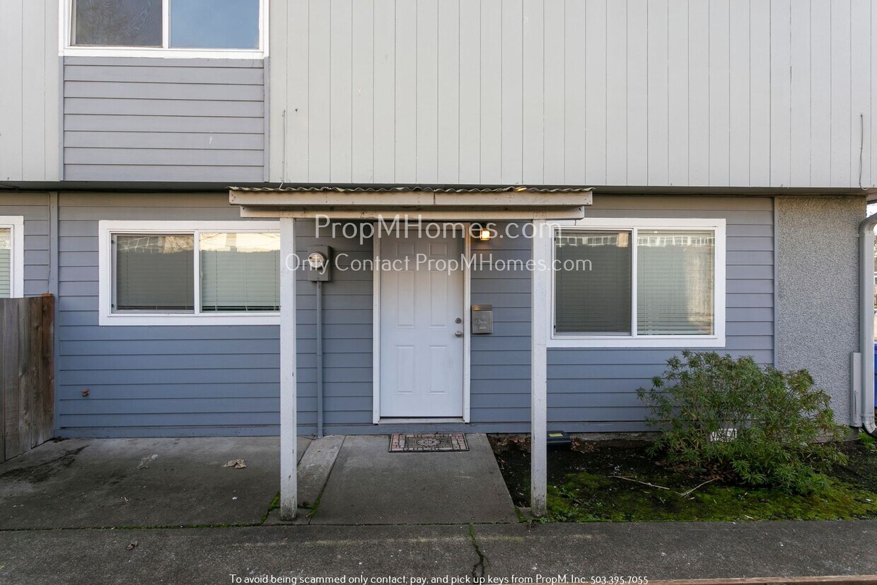 Primary Photo - Charming Apartment In Foster-Powell! Come ...
