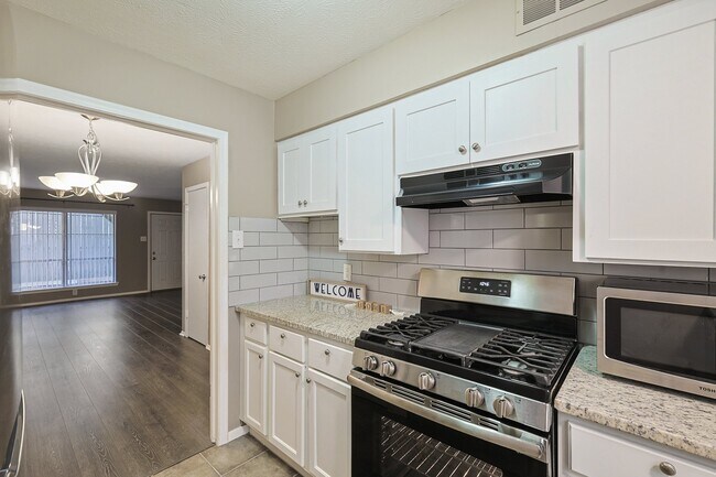 Foto del edificio - 3901-3903 Hawthorne Ave