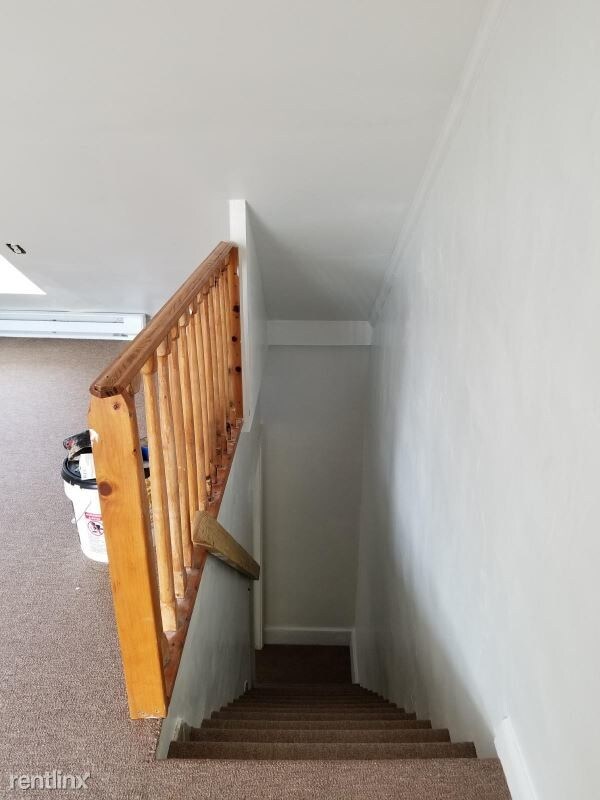 Building Photo - 3 br, 1 bath House - 256 S 13th St