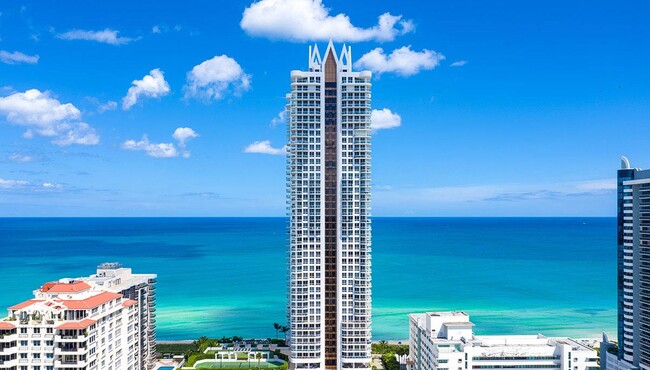 Foto del edificio - 6365 Collins Ave