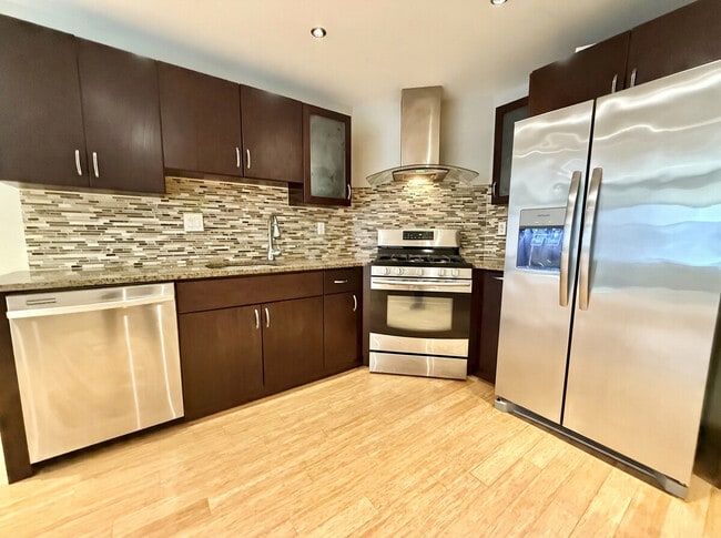 Foto del edificio - 319 S Juniper St