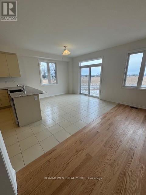 Building Photo - 45 Brethet Hts