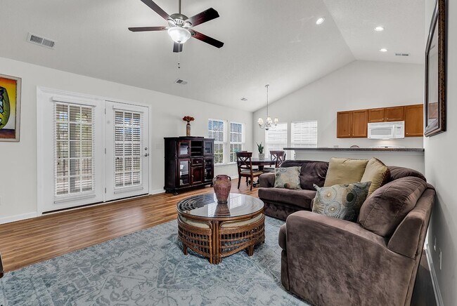 Foto del edificio - 765 Riverward Dr