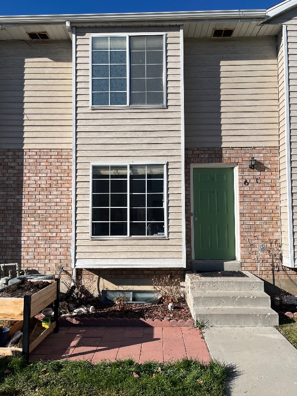 Building Photo - 573 E Main St