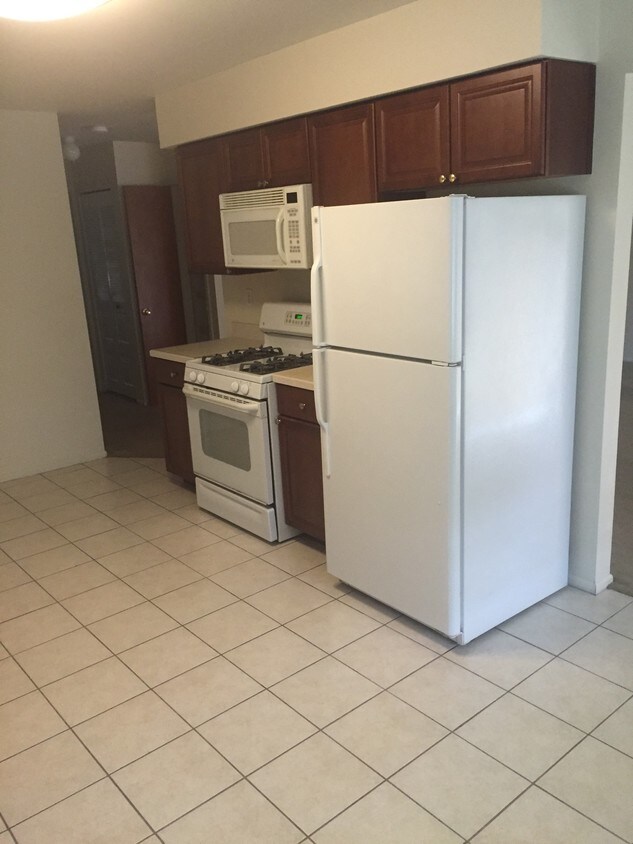 708 Edison Glen Terrace, Edison, NJ 08837 Condo for Rent in Edison