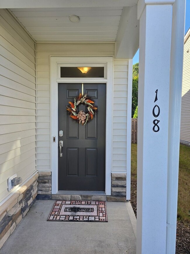 Building Photo - Impeccable 2020-Built 3-Bed, 2.5-Bath Home on Rare Quarter-Acre Lot – Prime Location!