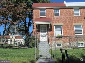 Building Photo - 504 Acorn St