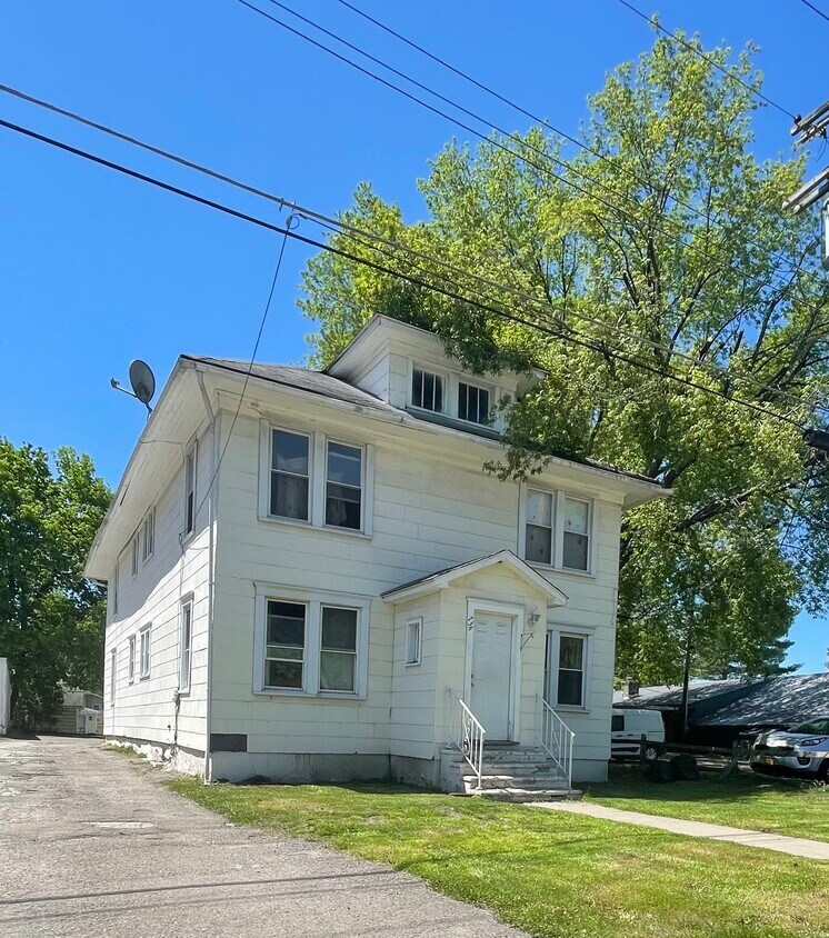 734 Riverside Dr Unit 2L, Johnson City, NY 13790 Apartments in