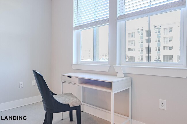 Foto del edificio - 2361 Commerce Park Dr NE