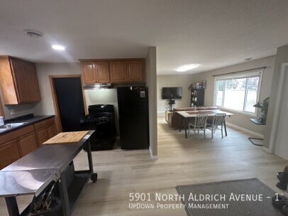 Foto del edificio - 5901 N Aldrich Ave