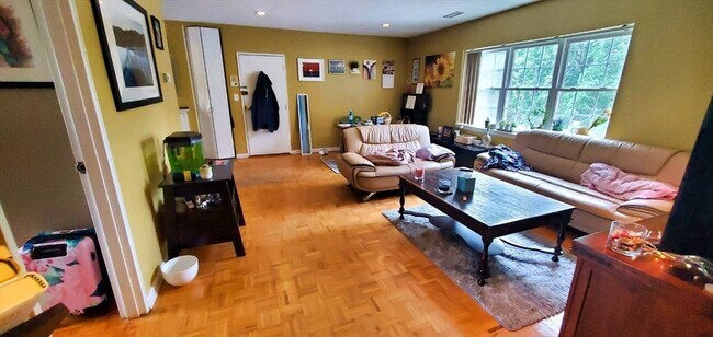 Foto del edificio - 153 Lake Shore Rd