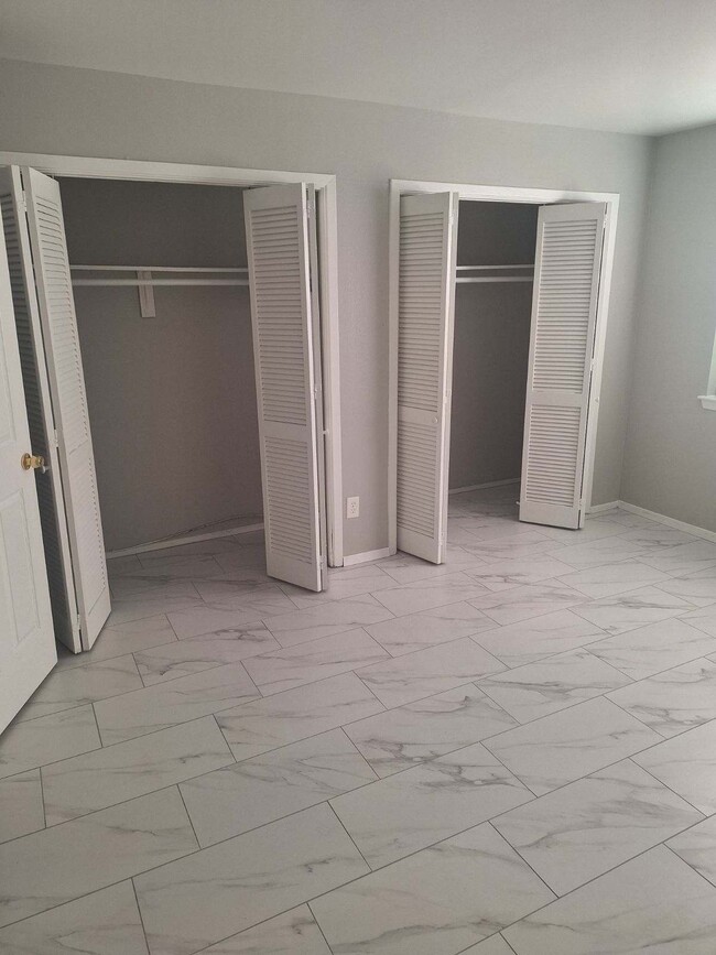 Bedroom Closets - 2516 Commonwealth St