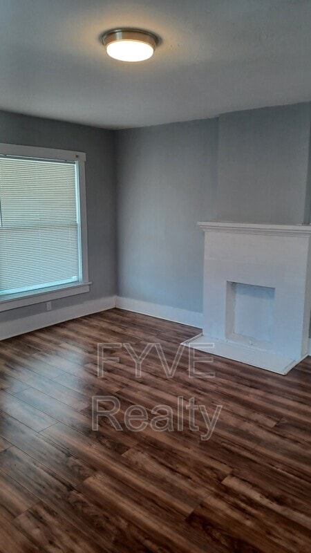 Building Photo - 4241 E 98th St