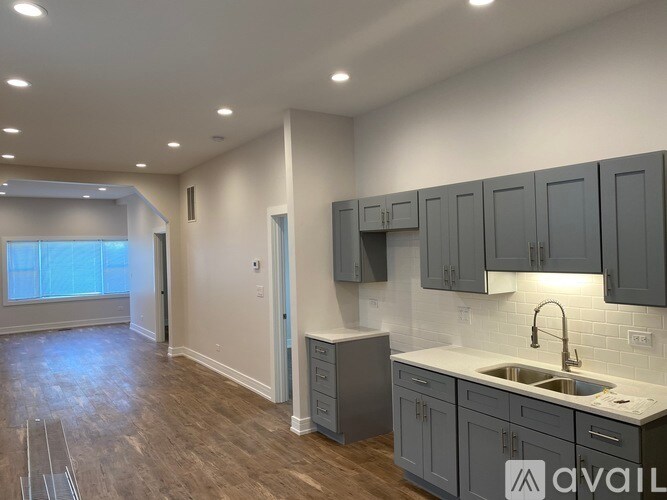 Foto principal - 3331 S Ashland Ave