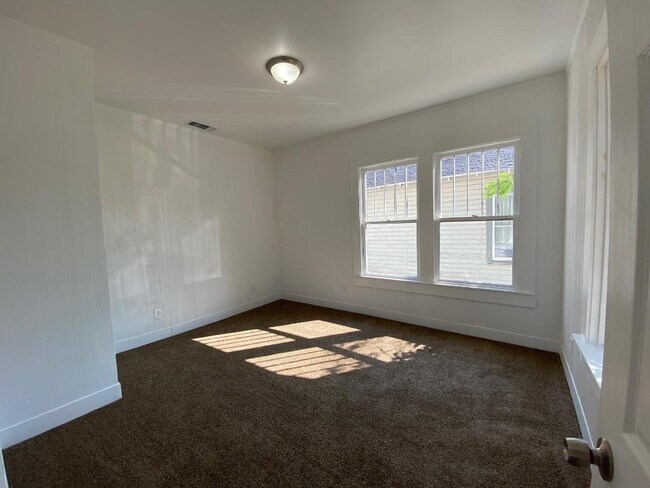 Foto del edificio - 1301 Taylor St