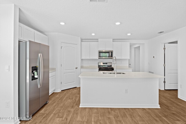 Building Photo - 353 Ardila Cir