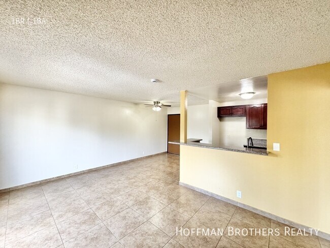 Foto del edificio - 15040 Vanowen St