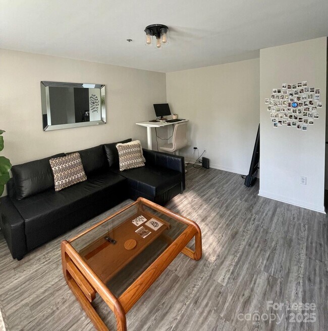 Foto del edificio - 525 Olmsted Park Pl