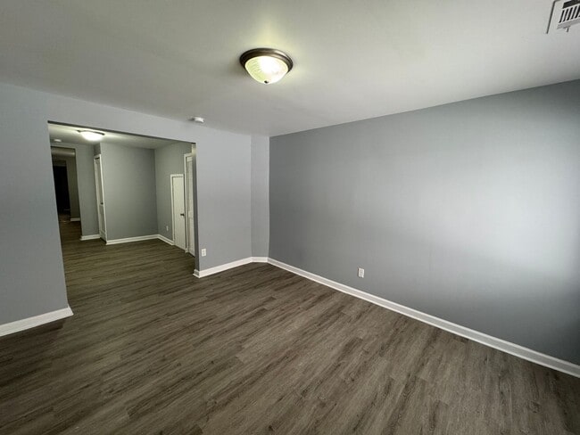 Photo - 1129-1131 S Sheffield Avenue Apartment