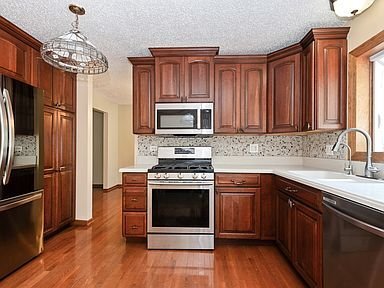 Foto del edificio - 16203 Fox Ct
