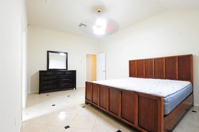 Building Photo - 7023 Shaman Ln