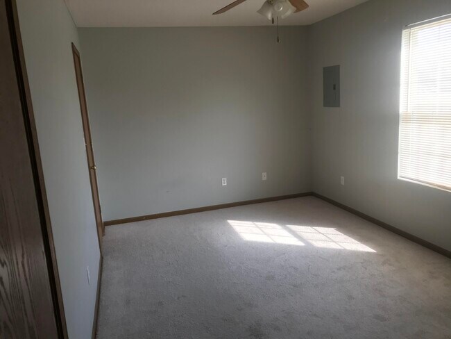 Building Photo - 2062 Old Plank Village Dr