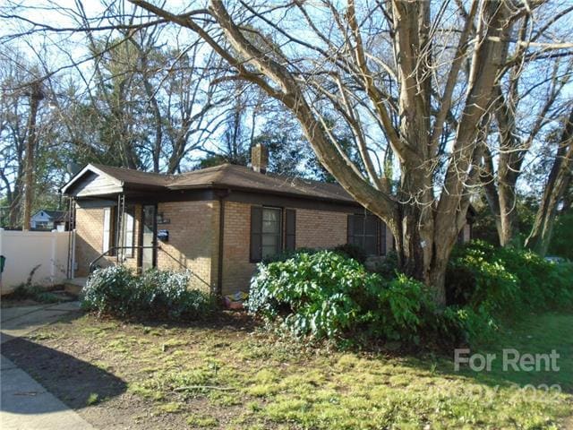 Building Photo - 2420 Shamrock Dr