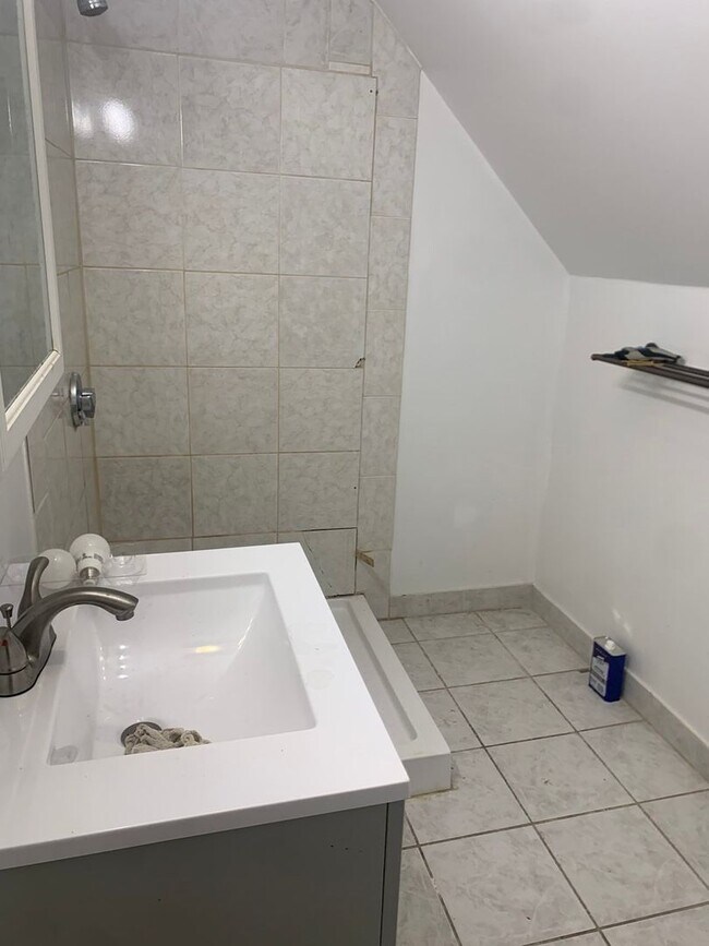 Foto del edificio - 4-5 Bed Oak Square Brighton priced for imm...