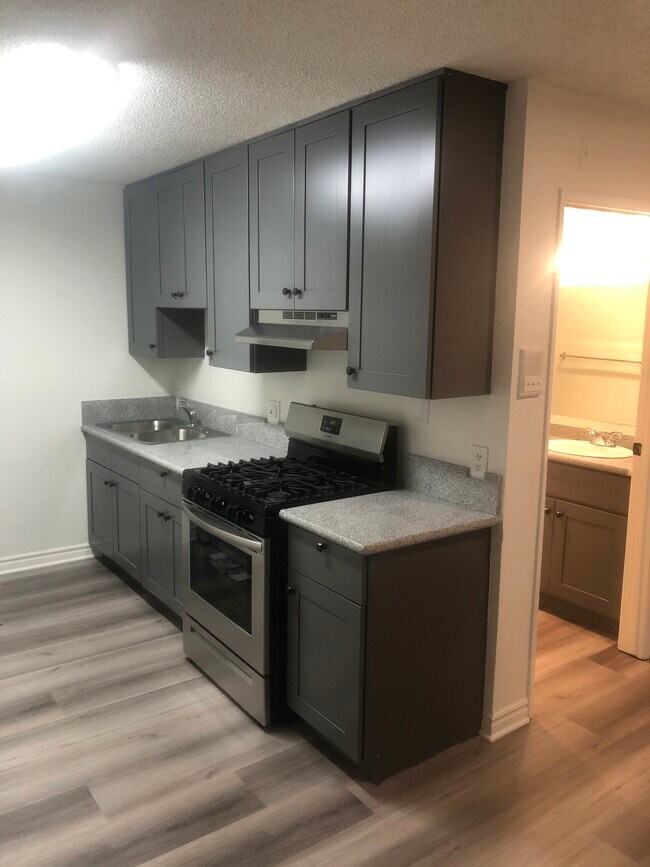 Foto del edificio - 943 Elden Ave