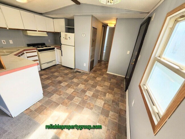 Foto del edificio - New Listing in Fort Wayne