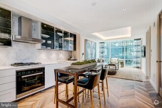 Building Photo - 300 International Drive