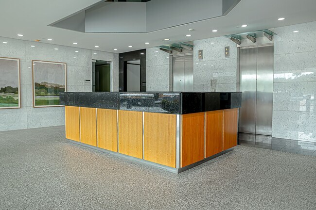 Photo - 2425 Fountain View Dr Apartment