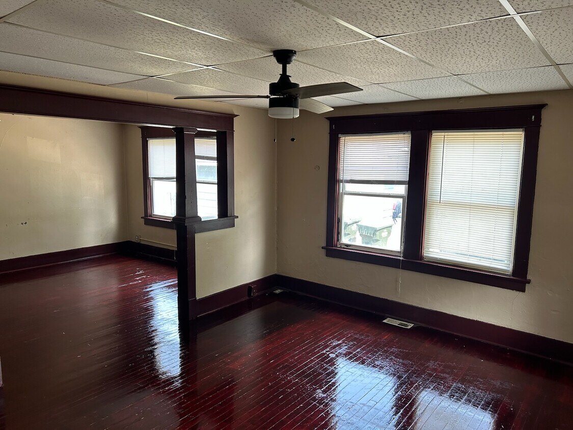 313 S 3rd St Unit 1, Oskaloosa, IA 52577 Apartments in Oskaloosa, IA