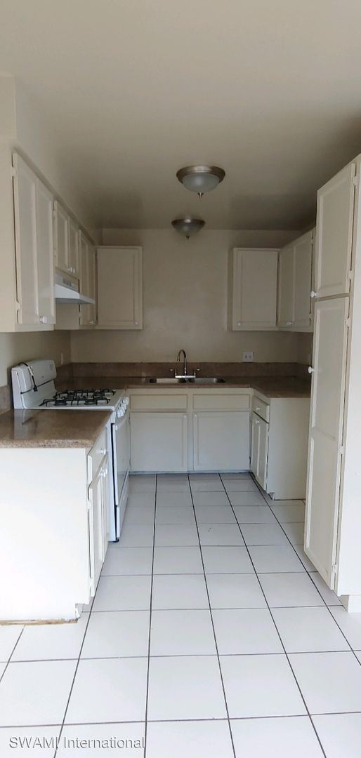 Foto del edificio - 3615 W 104th St