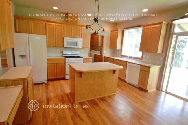 Building Photo - 1705 Peach Park Ln