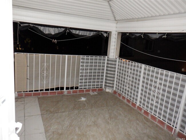 Foto del edificio - 137-50 Thurston St