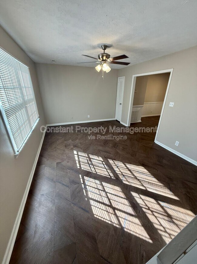 Foto del edificio - 1880 Clinton Rd