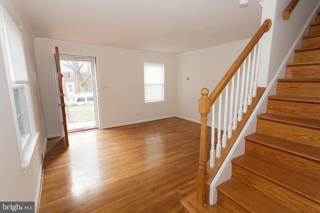 Foto del edificio - 1419 N Longfellow St