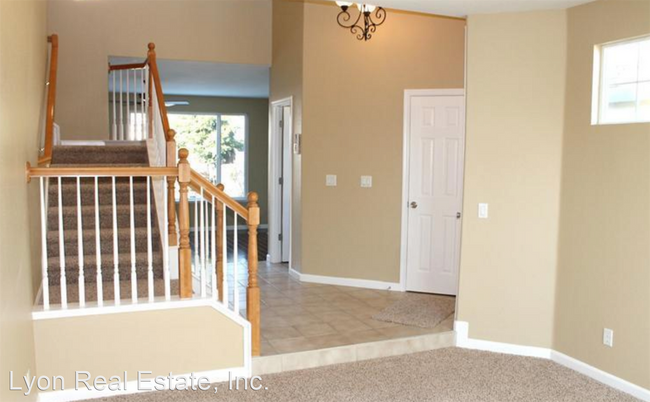Building Photo - 4 br, 2.5 bath House - 2109 Bradburn Dr